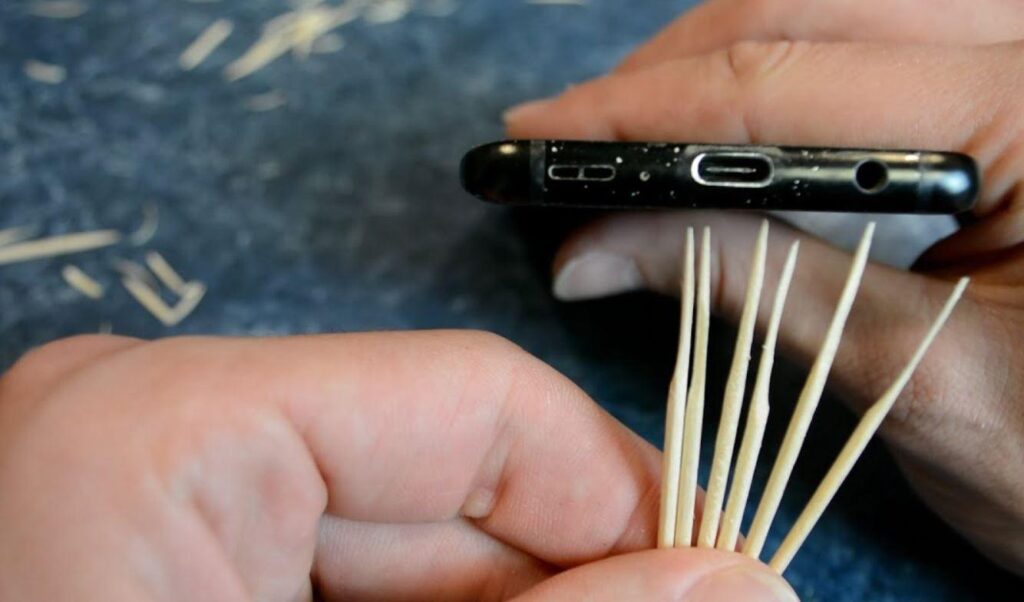 How to Clean out Charging Ports